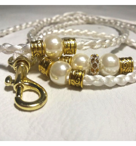 Valkoinen satiinitalutin